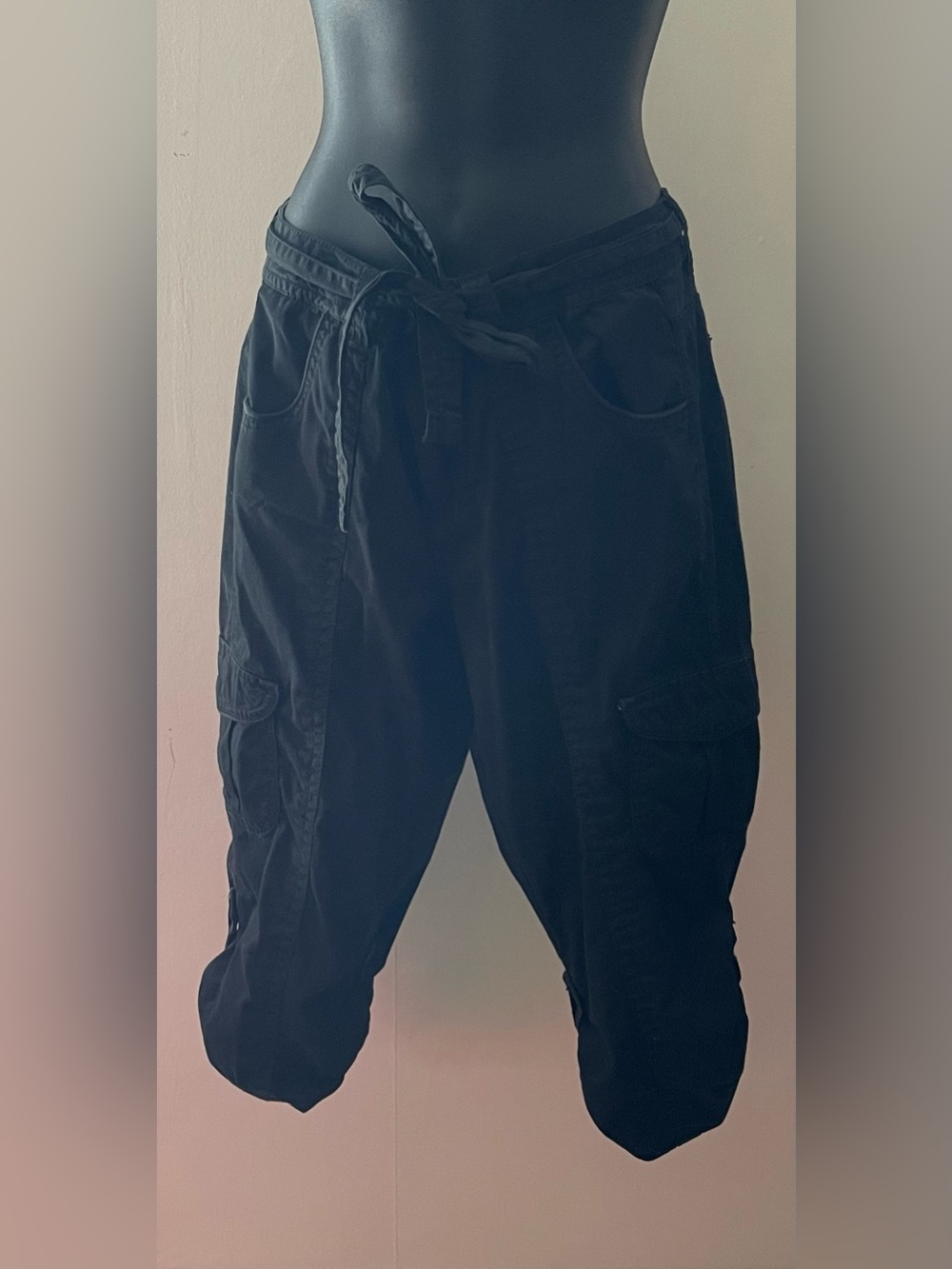Denver Hayes Black Capri Cargo Pants Size 10 - Picture 1 of 11